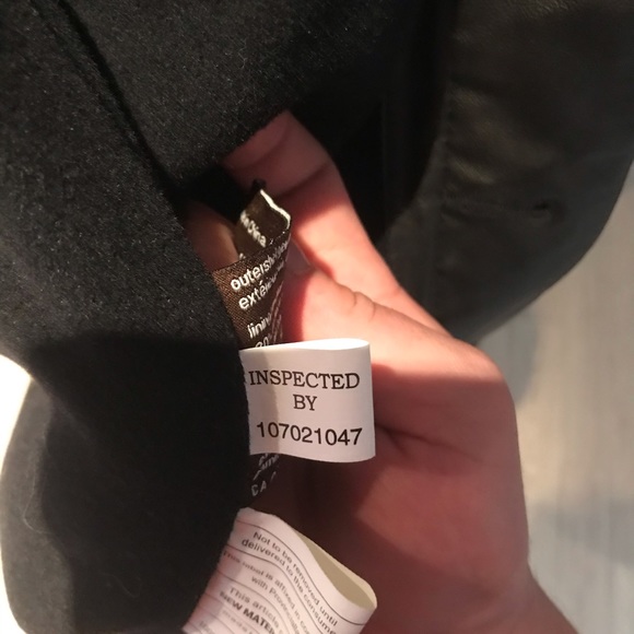 Danier - Brand New 3/4 Length Italian Leather Coat - Picture 9 of 11